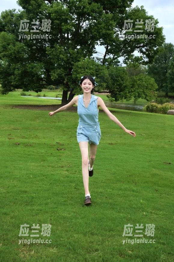 打开17cc吃瓜app，脑子里瞬间冒出一团热蜜瓜！