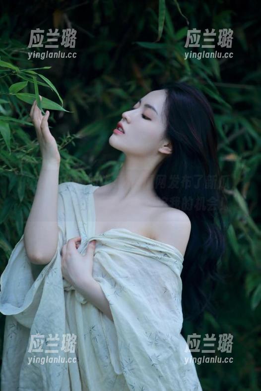 52吃瓜网 听说52吃瓜网发布了新瓜,快来让我看看,有没有追我的机会!