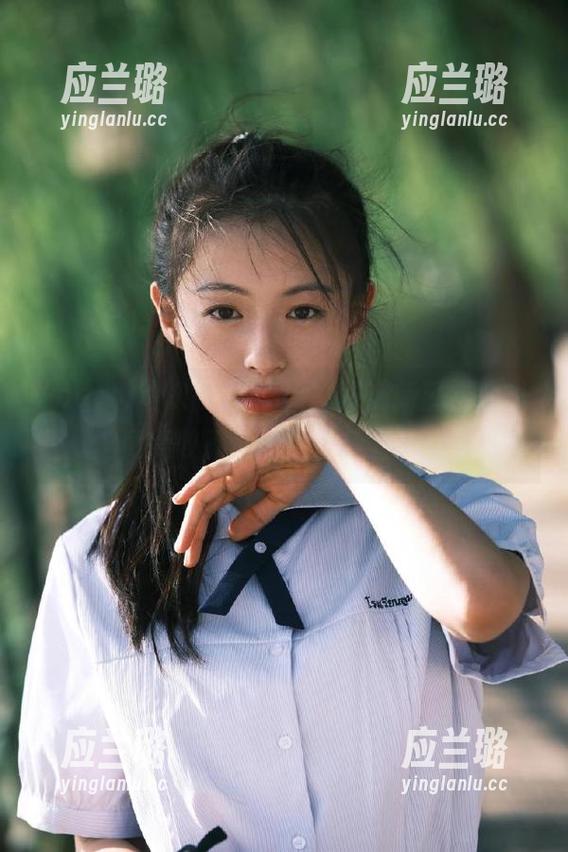 每次在‘cgw’发现新瓜，心里想：这可得收藏！哈哈，简直太魔性了！
