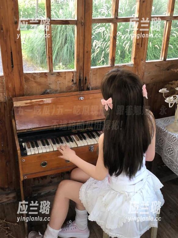 五一吃瓜现场：跟着娜娜，永不迷路的瓜田探秘！