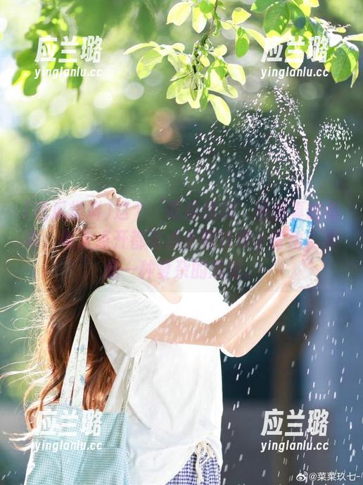 这个‘吃瓜爆料’网站真的有毒，每次点开都有点小期待和小害怕，真是一种复杂的感觉。