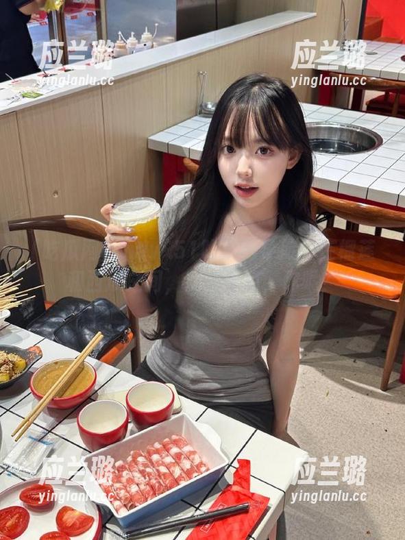 www.51吃瓜网导航：在榴莲和西瓜之间，我选择瓜，你呢？