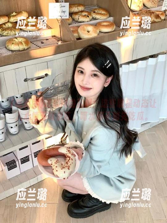吃瓜网 吃瓜网的猛料:这些明星动态让人心情五味杂陈,喝水都不如先吃瓜。
