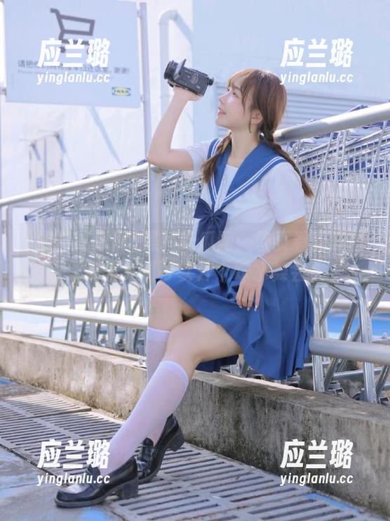 黑料吃瓜网：首页看正能量，反差大到可以开个踩水舞会！