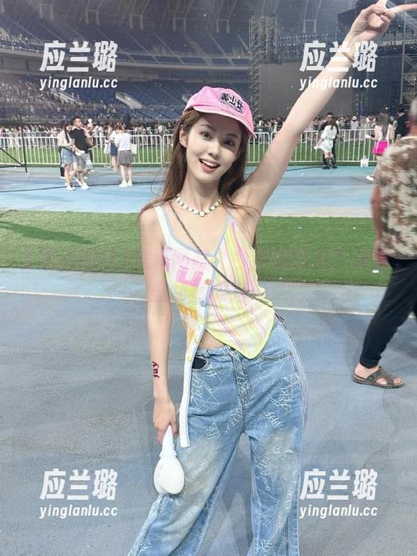 黑料网站：今夜想吃瓜？来这里免费翻牌！
